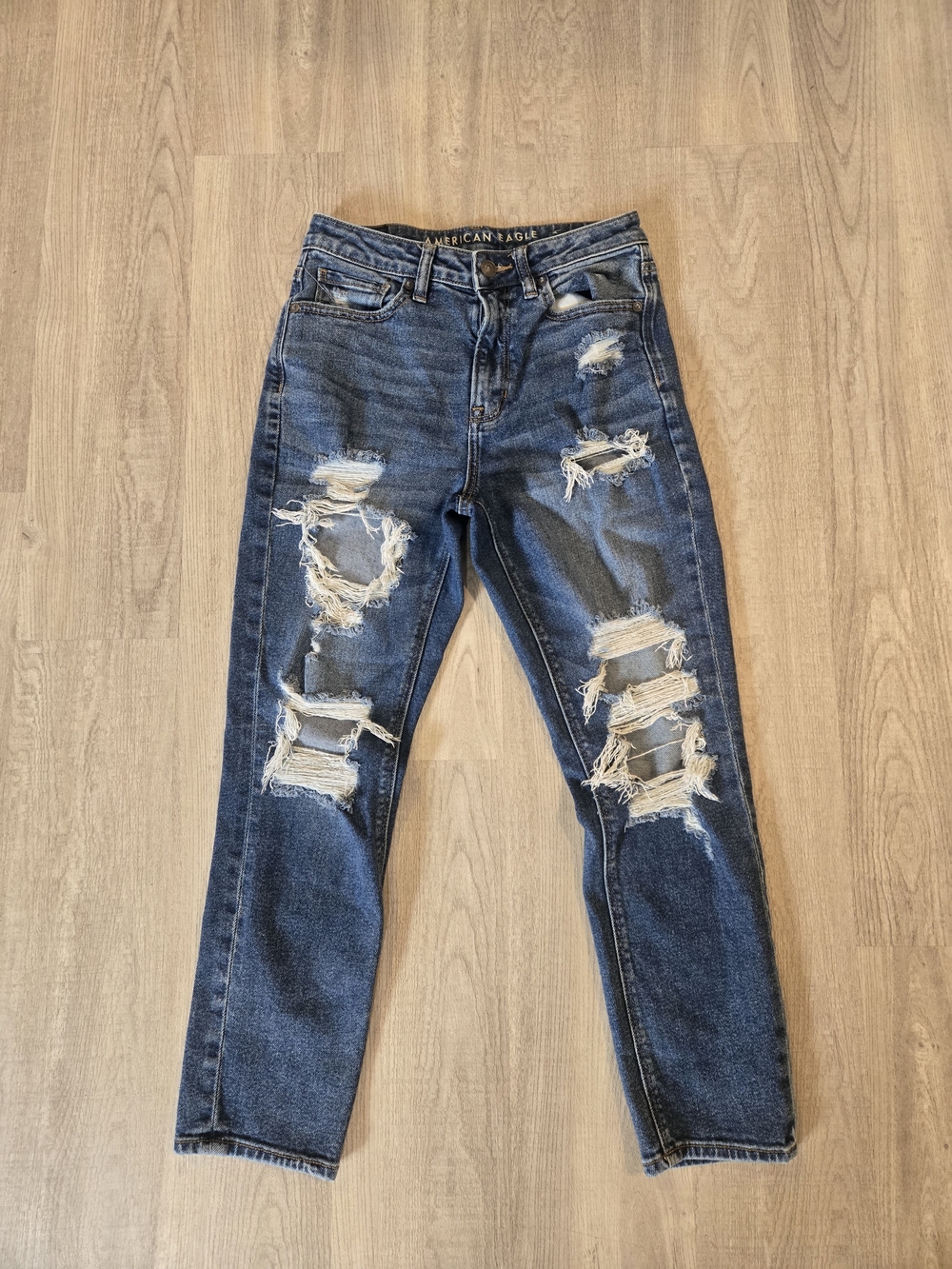 American eagle,Mom jeans, size 2 short